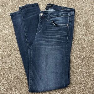 Judy Blue Women's Dark Blue Skinny Jeans
Size 9/29 Skinny Fit EUC